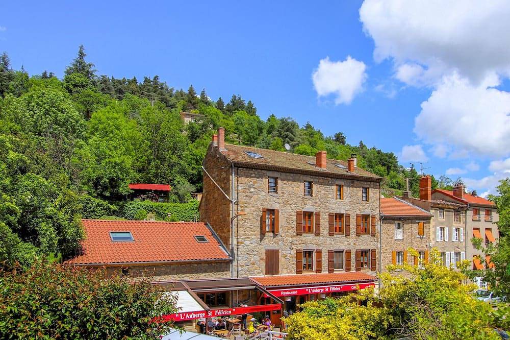 Appartement entier, Awesome apartment in Saint-Félicien with Wifi in Saint-Félicien, Région de Tournon-sur-Rhône