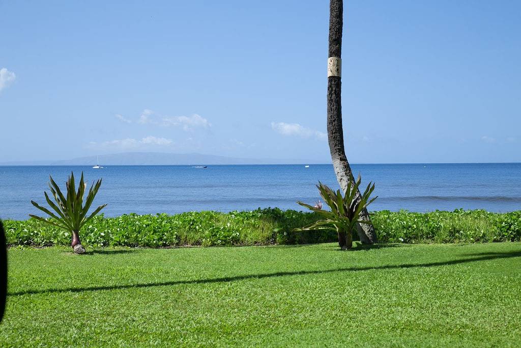 Ganze Wohnung, Direkt am Strand, Erdgeschoss, Ecke - nur wenige Schritte vom Meer entfernt !!!!! in Kihei, Maui