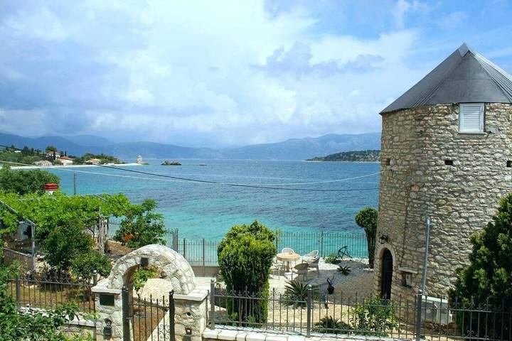 Διαμερίσματα διακοπών για 4 άτομα, με κήπο και θέα στον Κάλαμο