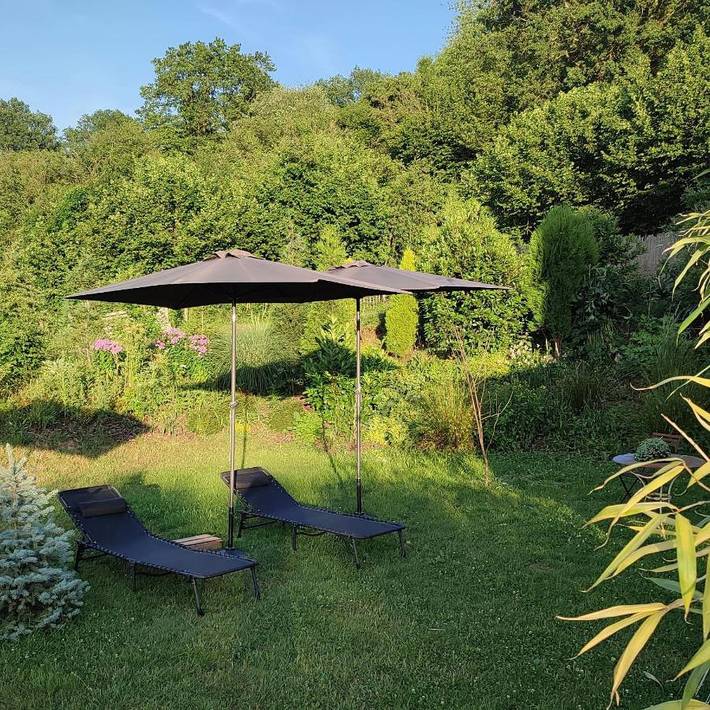 Location de vacances pour 2 personnes, avec jardin ainsi que terrasse et jacuzzi dans Heyd