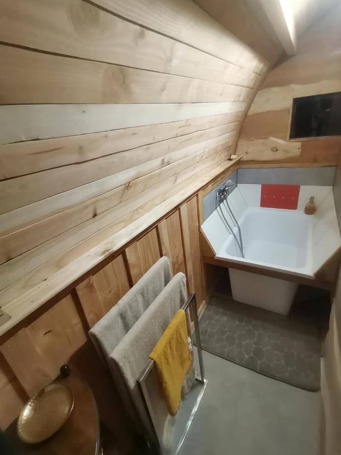 Location de vacances pour 2 personnes, avec jardin, animaux acceptés à Lacaze - 2