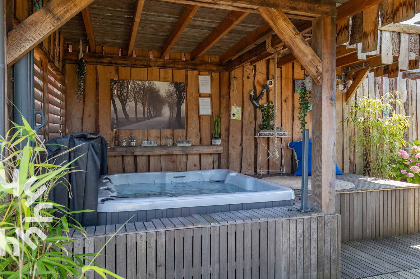 Gemütliches 4-Pers.-Häuschen mit Sauna, Außen Spa und eingezäuntem Garten in Sint-Annaland in Sint-Annaland, Niederländische Nordsee