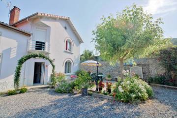Gîte pour 5 personnes, avec jardin et terrasse à Générest