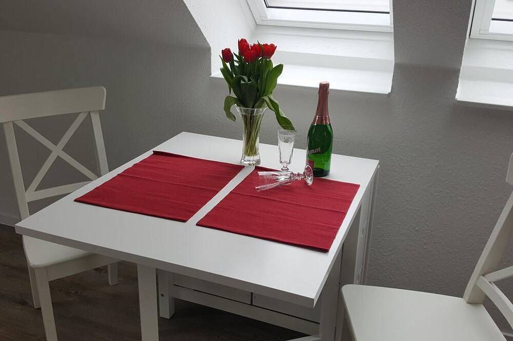 Ganze Wohnung, Ferienwohnung Louisenlust - Louisenlust, Dusche, Wc, neuwertig in Eutin, Ostholstein