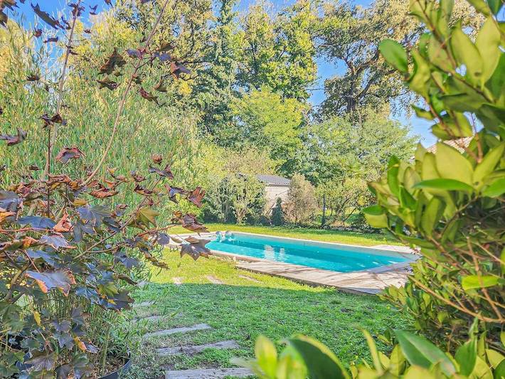Location de vacances pour 8 personnes, avec vue ainsi que jardin et piscine, animaux acceptés à Léognan - 2