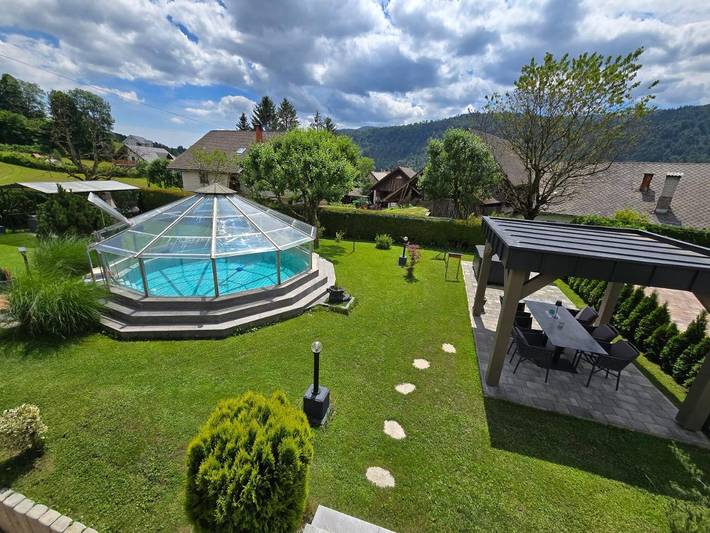 Appartamento per 4 persone, con Terrazza e Idromassaggio nonché Giardino e Piscina a Bled