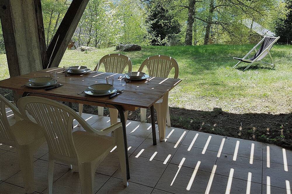 Entire apartment, T1 bis 25m2 on the ground floor of a mountain chalet Ax Bonascre in French Pyrenees
