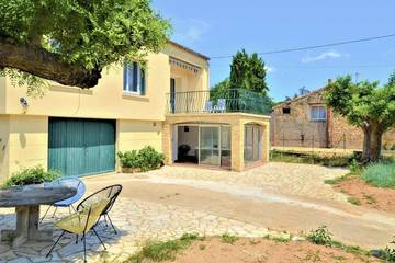 Location de vacances pour 6 personnes, avec jardin à Saint-Laurent-la-Vernède