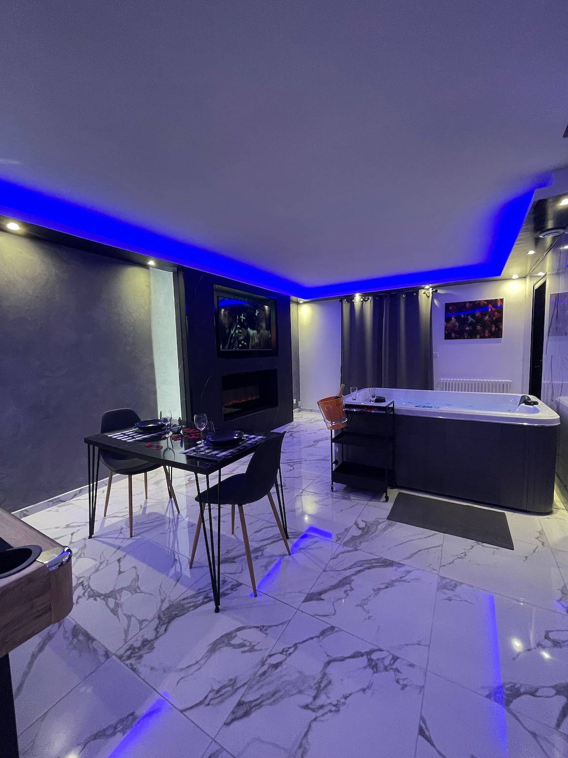 Vakantiehuis 'La Casa De Lové Suite Jacuzzi' met Privétuin en Wi-Fi, foto 6