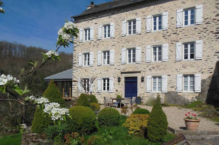 Chambre d’hôte pour 6 personnes, avec Jardin dans Saint-Just-sur-Viaur