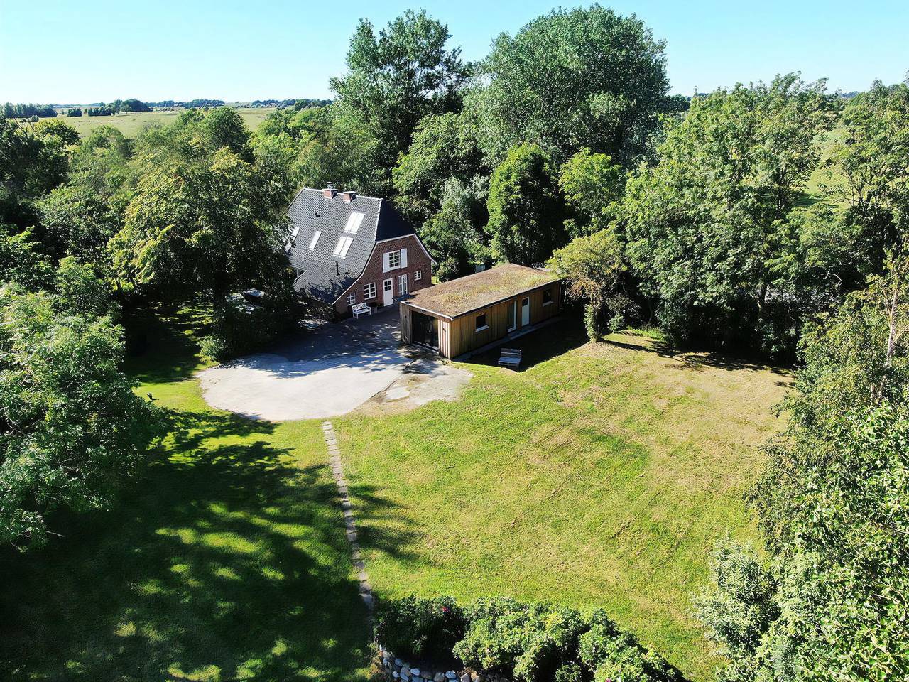 Johannisnest Comfortable holiday residence in Poppenbüll, Eiderstedt