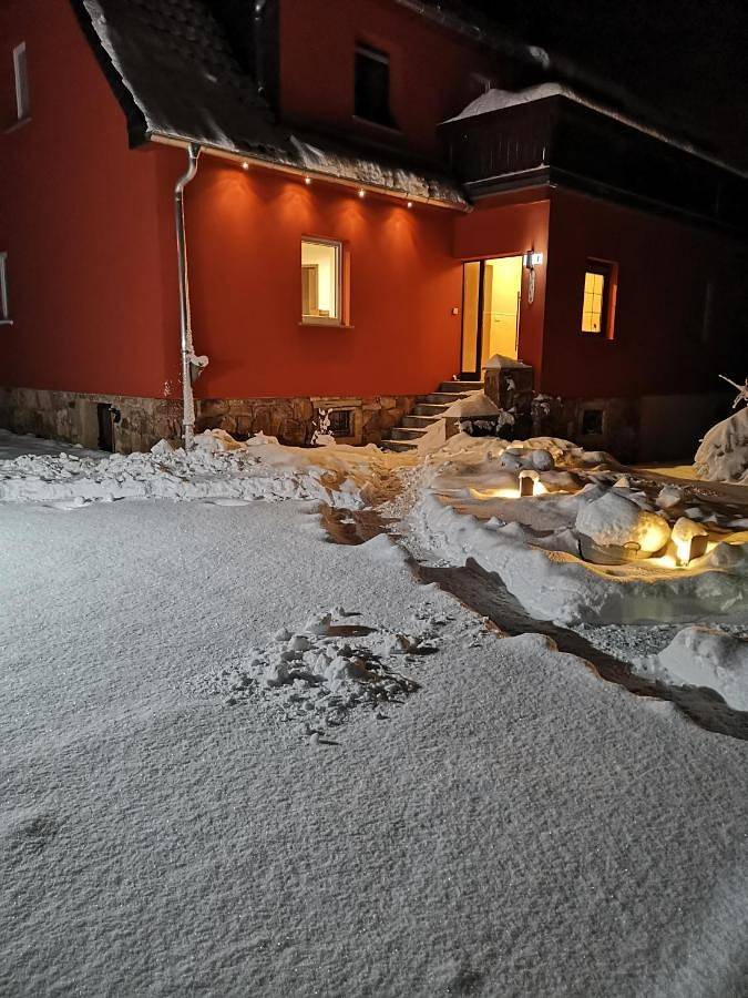 Ferienwohnung für 4 Personen, mit Balkon und Terrasse sowie Garten und Ausblick