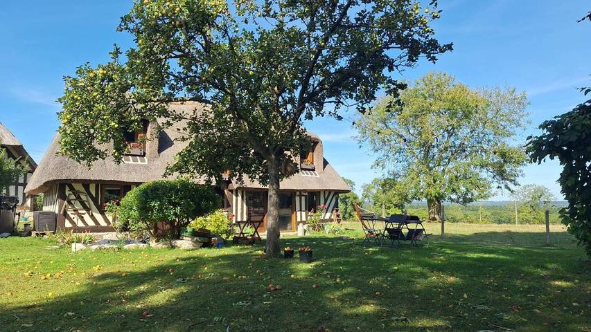 Location de vacances pour 4 personnes, avec vue ainsi que jardin et piscine, animaux acceptés dans Mauny