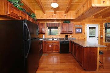 Glamping for 6 Guests in Pigeon Forge, Sevier County, Picture 2
