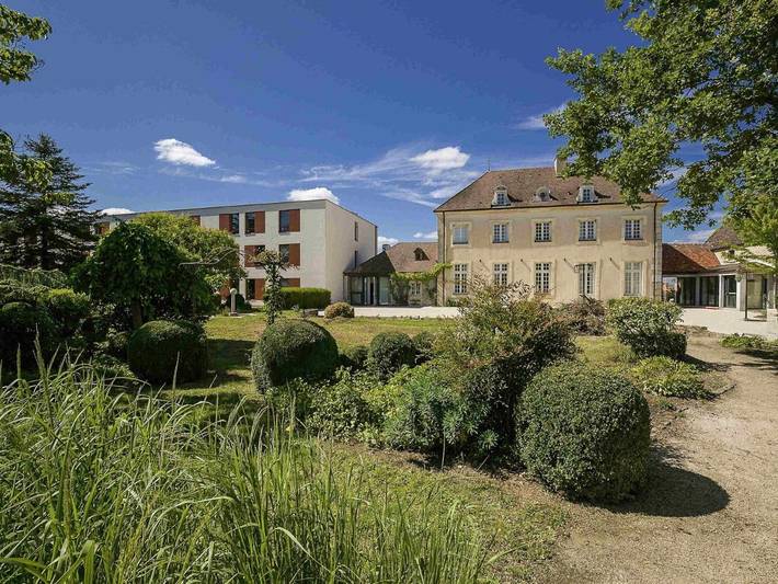 Hôtel pour 2 personnes, avec Terrasse et Jardin ainsi que Piscine et Vue à Longvic