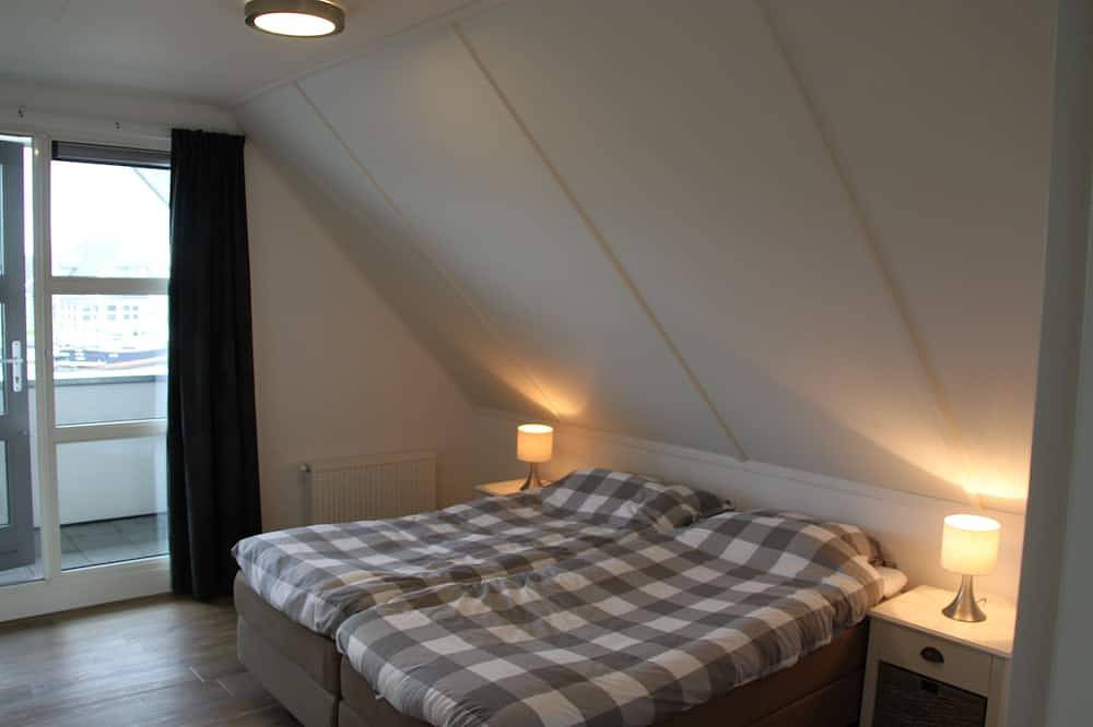 Luxe vakantiehuis aan het Sneekermeer in Sneek, Friesland in Friesland