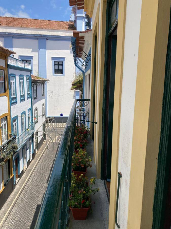 Apartamento para 5 personas, con vistas y balcón en Angra do Heroísmo