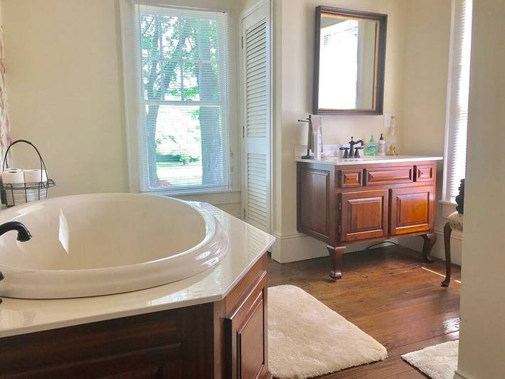 Bed and breakfast for 10 people in North Carolina