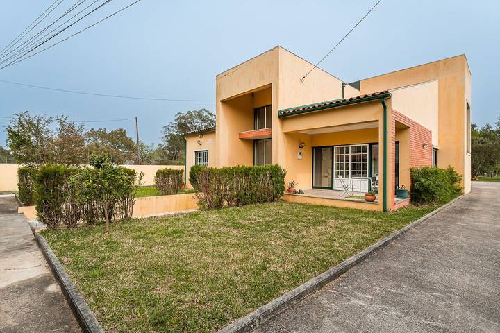 Casa de férias para 11 pessoas, com varanda e jardim em Distrito de Aveiro