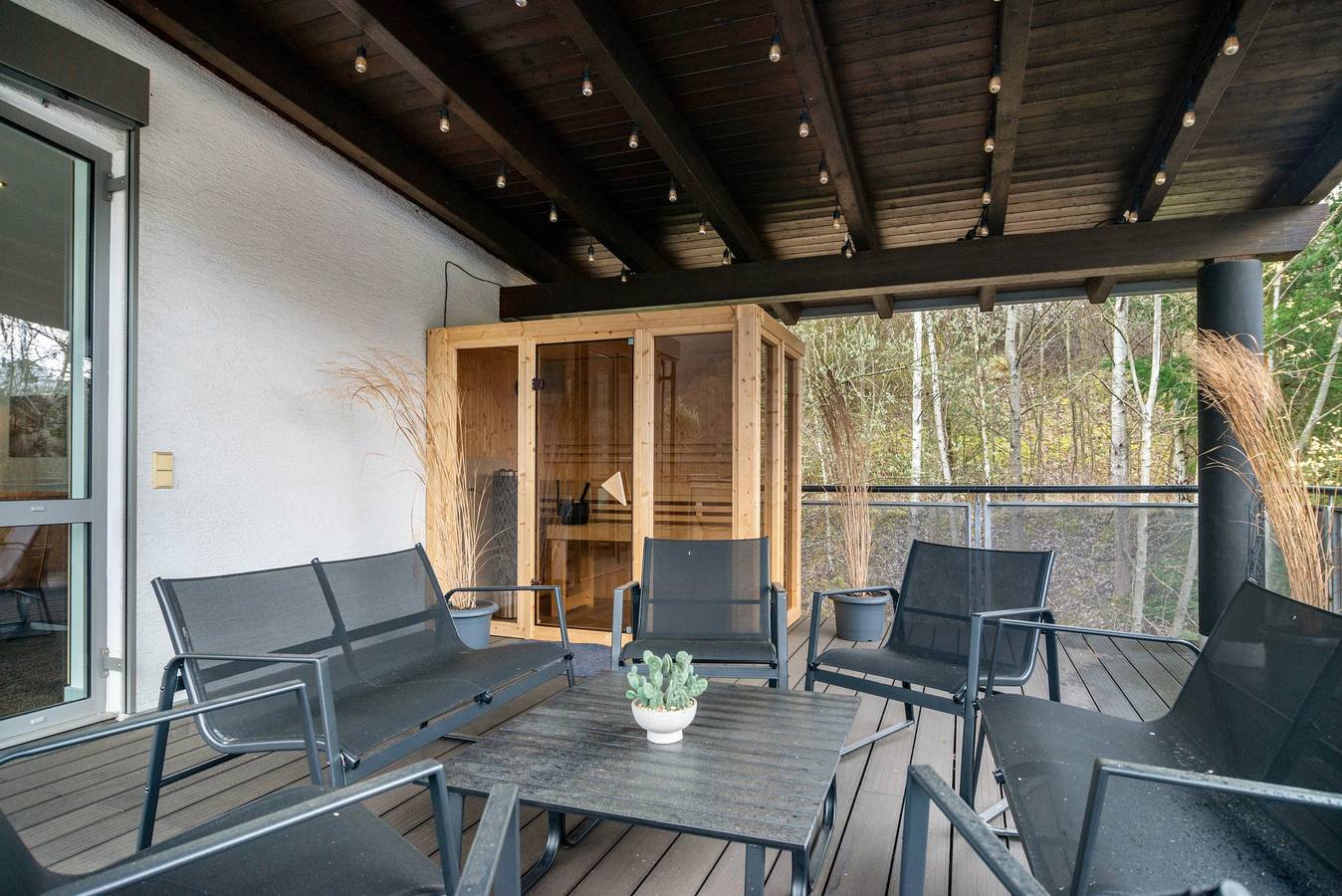Entire apartment, Moselbude Penthouse with Moselle View, Sauna, Rooftop Terrace, E-Bikes, Grill in Enkirch, Bernkastel-Kues region