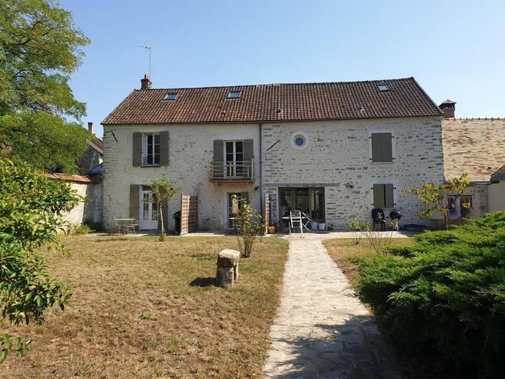 Location de vacances pour 4 personnes, avec jardin et terrasse dans Auvers-Saint-Georges