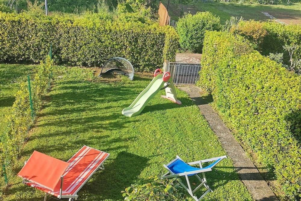 Villetta Camelia with private parking just a stone's throw from Lucca in Capannori, Lucca Provinz