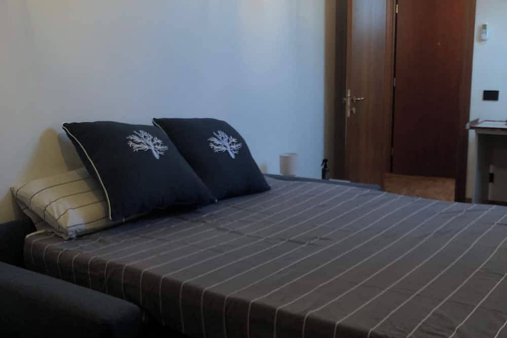 Apartamento entero, Tourist rental complete with the necessary comforts for your stay. in Lonigo, Montañas Berici