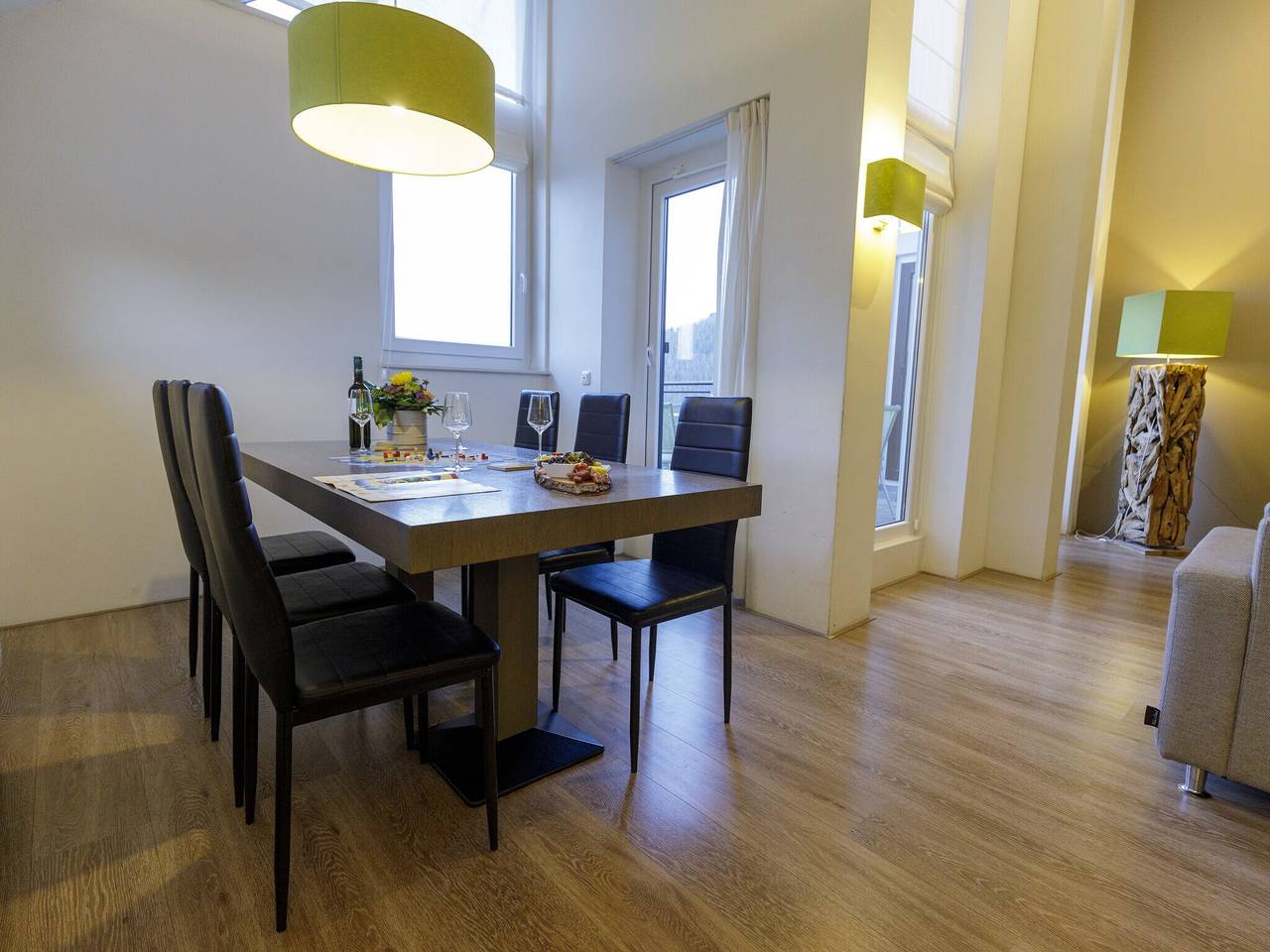 Ganze Wohnung, Modernes Penthouse mit Blick auf das Rurtal in Heimbach, Rureifel (Nordrhein-westfalen)