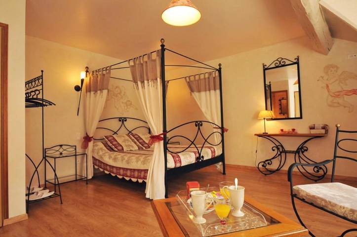 Location de vacances pour 5 personnes, avec Terrasse ainsi que Jardin et Vue à Festigny