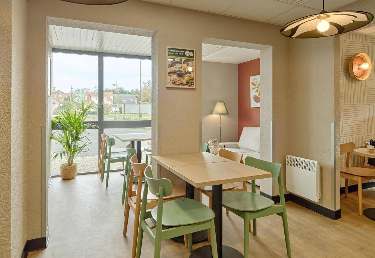 B&B Hotel Cergy Pierrelaye 3 étoiles in Pierrelaye, Val-d'Oise