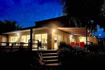 Location de vacances pour 10 personnes, avec vue et jardin ainsi que bassin pour enfant et piscine à Saint-Romain-en-Viennois