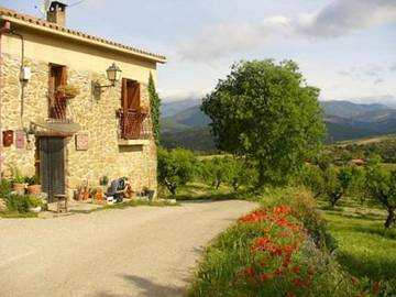 Hôtel pour 5 personnes, avec vue ainsi que balcon et jardin à Bierge