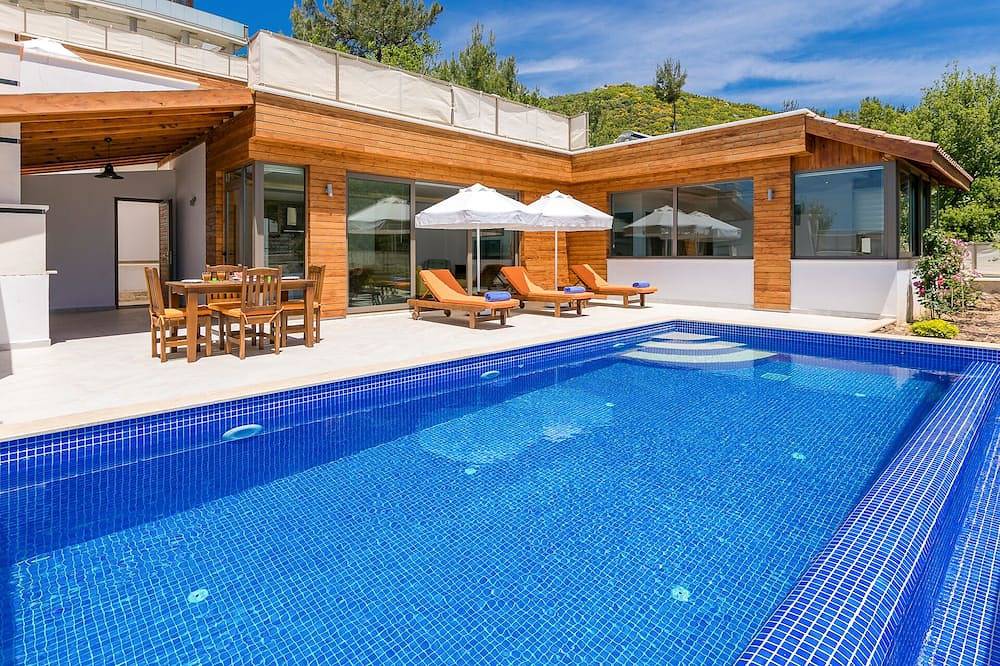 Secluded Sea‑View Family Escape • En‑Suite • Jacuzzi • Private Pool • 2 Bedrooms in Kaş, Saklıkent