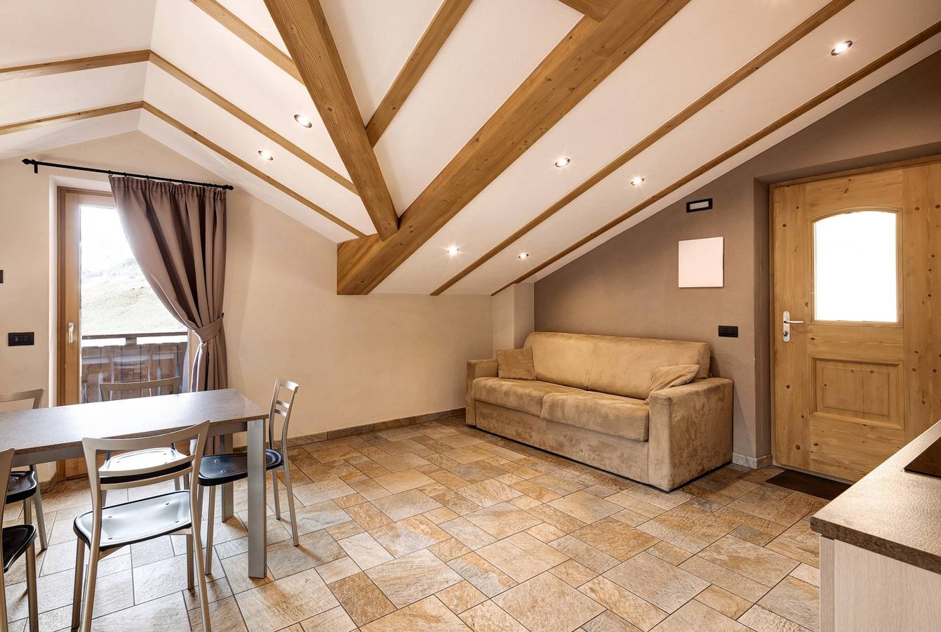 Ganze Wohnung, Haustierfreundliche Ferienwohnung Ermi Casa da Claudia mit Blick auf die Berge in Livigno, Nationalpark Stilfser Joch