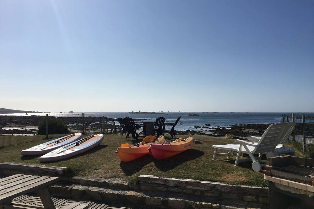 Villa Wifi Kayaks Stand up paddle Dogs ok “feet in the water” in Portsall in Portsall, Ploudalmézeau