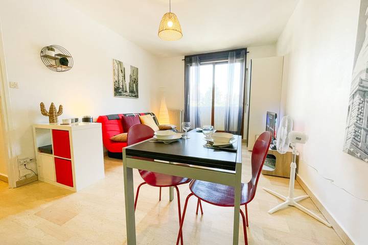 Studio entier, #Fq | La Pause Grenobloise  🗺️ | Studio - Balcon in Grenoble, Isère