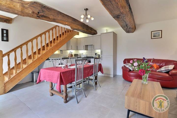 Gîte pour 4 personnes, avec jardin dans Val-Couesnon - 3