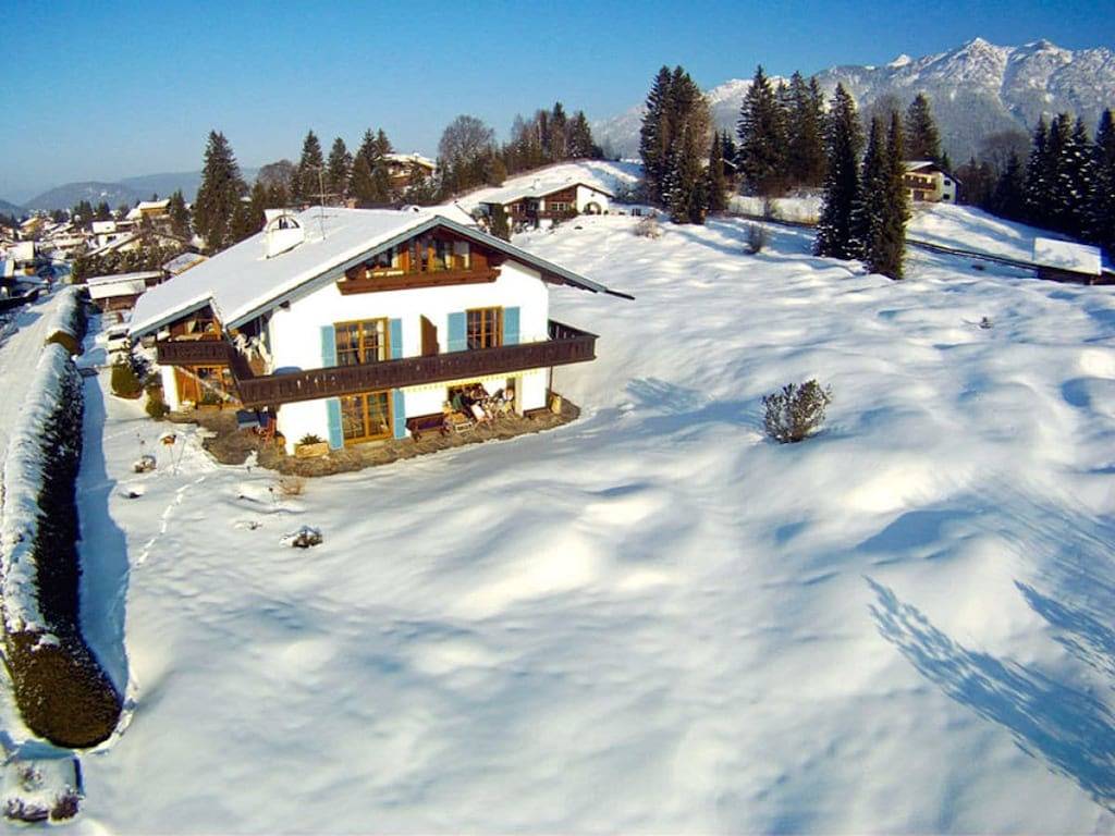 Ferienwohnung in Krün mit Schwimmbecken in Krün, Bayerische Alpen