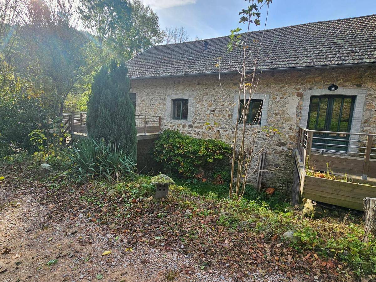 Two-Bedroom House in Lafarre, Région de Tournon-sur-Rhône