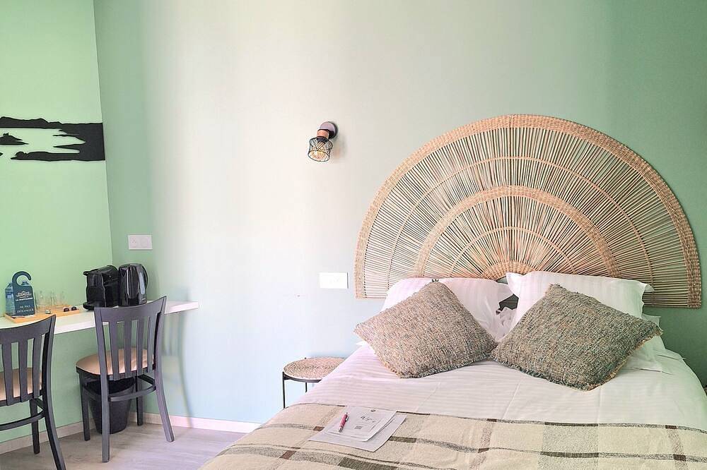 Double room \"Acacia\" - Domaine de la Mautanne **** in Sainte-Tulle, Parque natural regional del Luberon