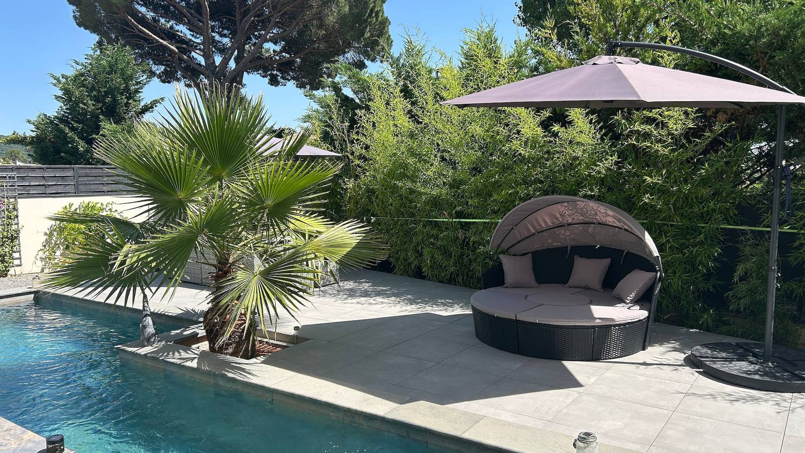 Villa „Harmonie“ mit privatem Pool, Wlan und Klimaanlage in Bagnols-sur-Cèze, Nimes und Umgebung
