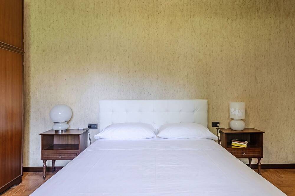 Ganze Wohnung, Schöne Wohnung für 4 Gäste mit  W-Lan, Tv und Innenhof in Lecco, Westliche Bergamo-Alpen