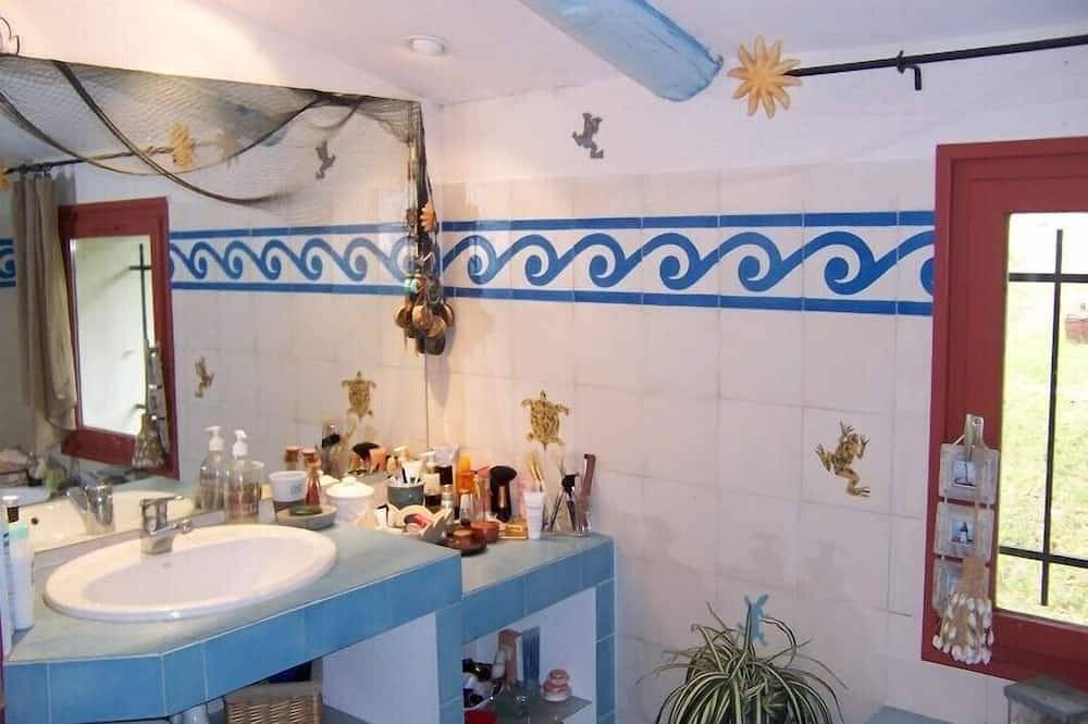 Villa La Risante-Aix-en-Pce / Das Tholonet / Angebot für 1.000 Euro / 14-21 / 07 in Le Tholonet, Aix-en-Provence und Umgebung