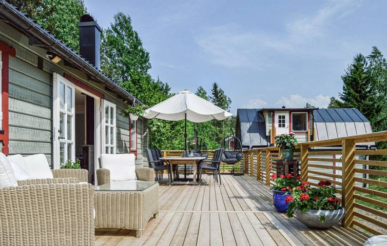 Ferienhaus für 9 Personen mit Terrasse in Vätö, Schwedische Ostsee