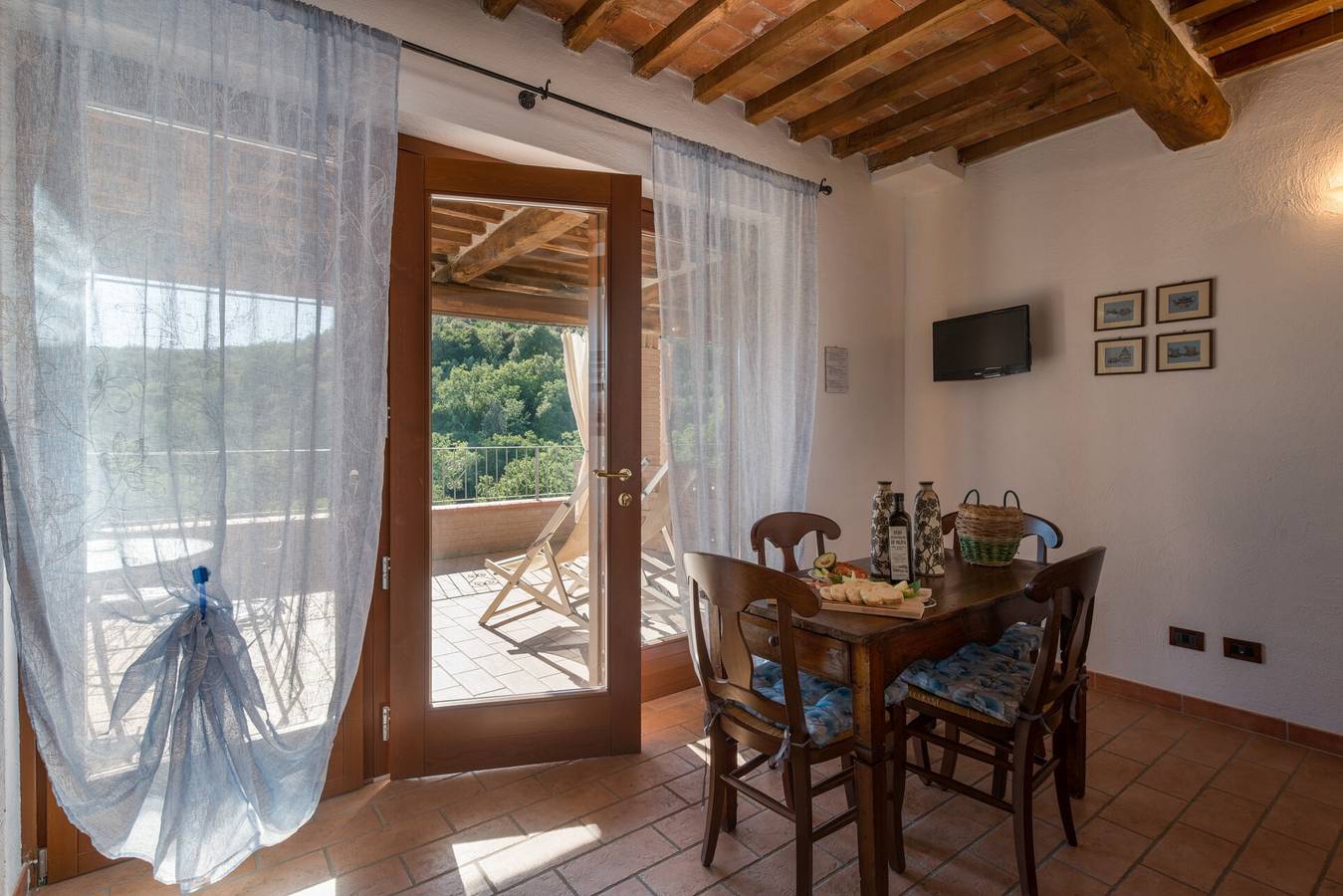 Apartamento entero, Bilocale con piscina panorámica, jardín, terraza privada y Wi-Fi in Provincia de Grosseto