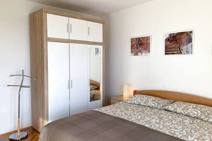 Appartement entier, Appartement lumineux avec balcon vue mer 4 + 1 personnes in Crni molo, Crikvenica