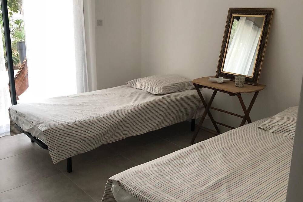 Córcega del Sur, Villa 8p, piscina, playa a 300m in Sainte-Lucie de Porto-Vecchio, Zonza
