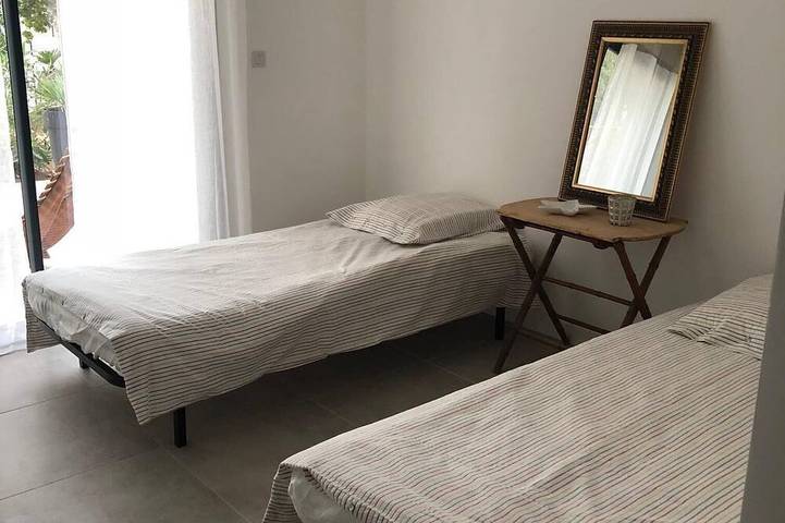 Villa pour 9 personnes, avec jardin ainsi que balcon et jacuzzi dans Sainte-Lucie de Porto-Vecchio - 2