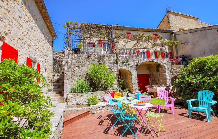 Location de vacances pour 14 personnes, avec piscine ainsi que jardin et terrasse à Gras - 3