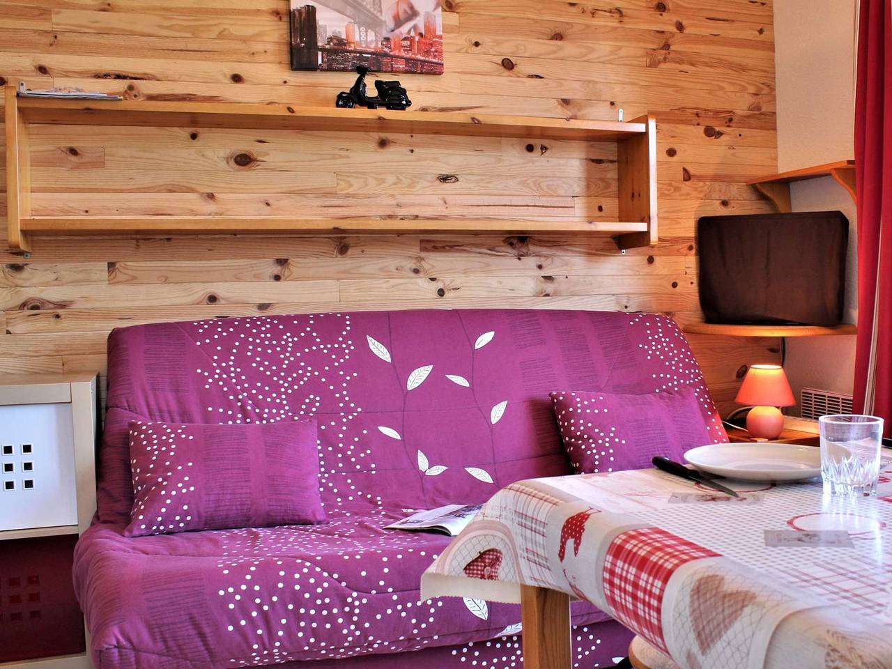 Entire apartment, Quiet studio cabin, ski-in/out, sleeps 4 - Risoul 1850 in Station de Risoul, Risoul